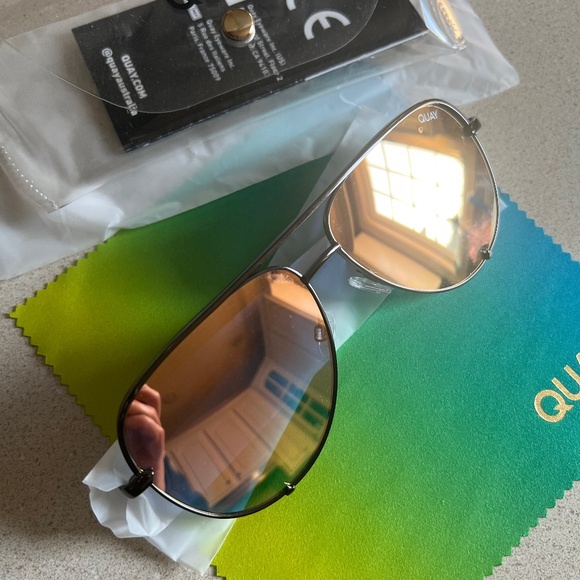 QUAY Australia High Key Sunglasses - Picture 3 of 7